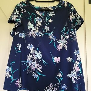 Lane Bryant  navy blue floral blouse sz 18